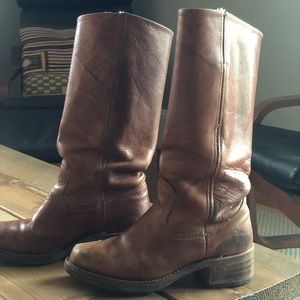 Frye Campus Boots in Saddle Tan